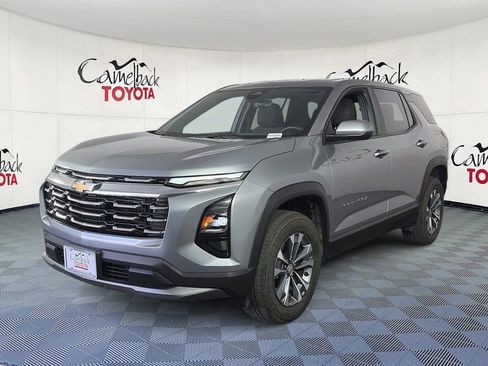 Used 2025 Chevrolet Equinox LT FWD image 2