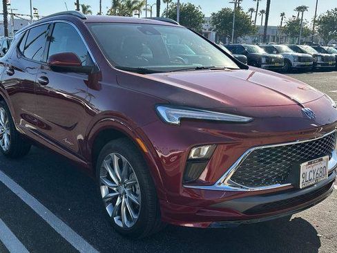 Used 2024 Buick Encore GX Avenir FWD image 2