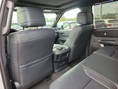Used 2025 Toyota Tundra Platinum AWD/4WD image 10