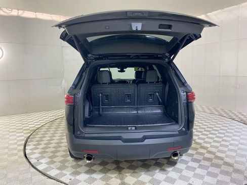 Used 2023 Chevrolet Traverse RS w/ LPO, Floor Liner Package FWD image 31