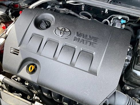 Used 2021 Toyota C-HR XLE FWD image 35