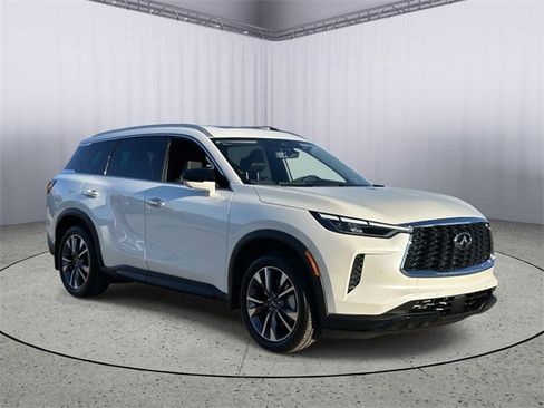 Certified 2025 INFINITI QX60 Luxe image 5