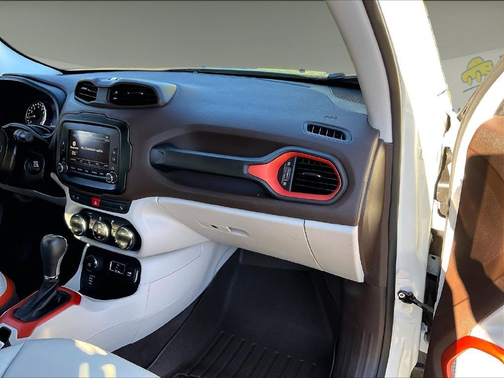 Used 2017 Jeep Renegade Limited AWD/4WD image 13