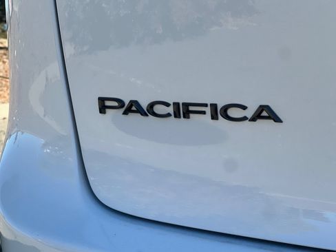 New 2027 Chrysler Pacifica Select FWD image 26