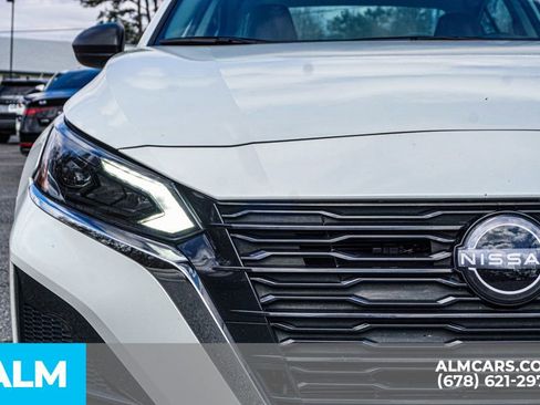 Used 2025 Nissan Altima 2.5 SV image 12