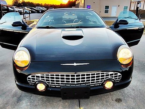 Used 2002 Ford Thunderbird Deluxe image 17