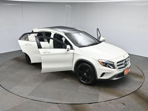 Used 2017 Mercedes-Benz GLA 250 GLA 250 image 52