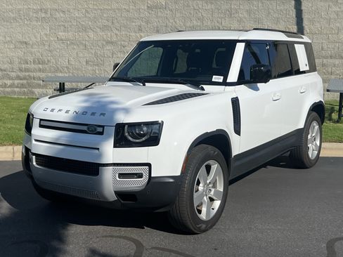Used 2024 Land Rover Defender 110 S AWD/4WD image 2