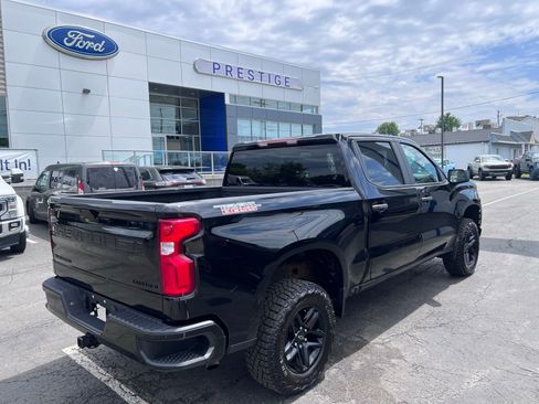 Used 2022 Chevrolet Silverado 1500 Custom Trail Boss w/ LPO, Dark Essentials Package AWD/4WD image 9
