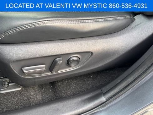 Used 2020 Toyota RAV4 Limited AWD/4WD image 32