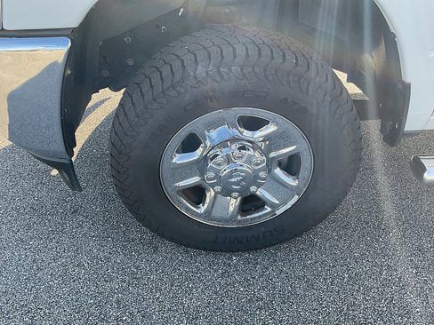 Used 2024 RAM 2500 Tradesman w/ Chrome Appearance Group image 11