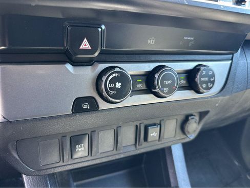 Used 2020 Toyota Tacoma SR RWD image 25