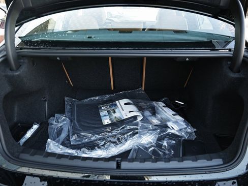 New 2025 BMW 330i xDrive Sedan w/ Convenience Package image 29