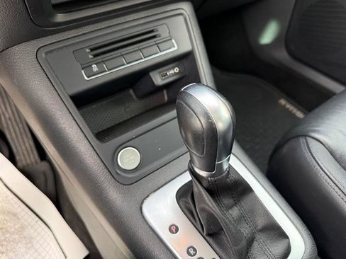 Used 2017 Volkswagen Tiguan Sport image 12