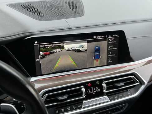 Used 2022 BMW X5 xDrive40i w/ Parking Assistance Package image 17