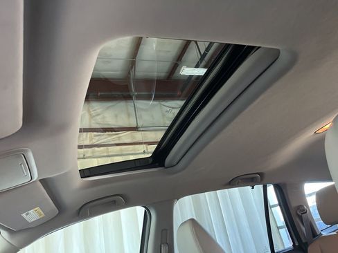 Used 2022 Honda Pilot Special Edition image 3