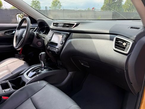 Used 2014 Nissan Rogue SL AWD/4WD image 19