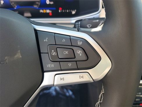 New 2026 Volkswagen Taos SE image 20