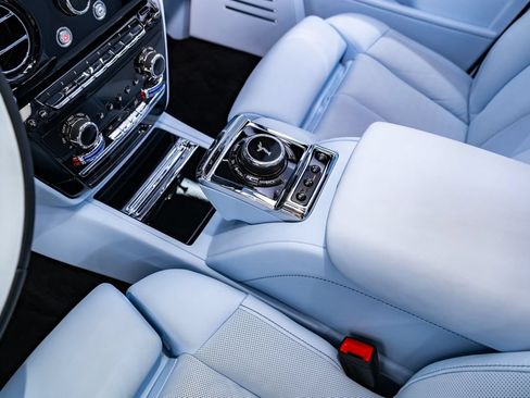 Used 2026 Rolls-Royce Phantom Sedan RWD image 3