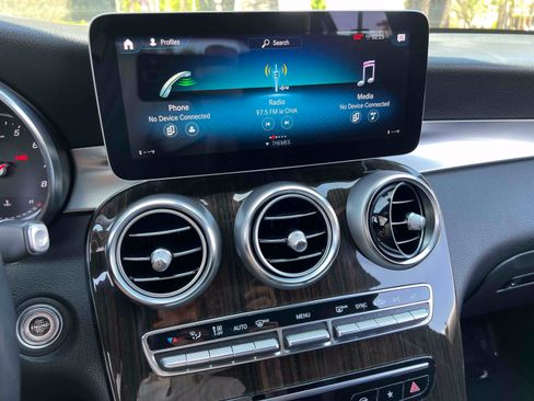 Used 2020 Mercedes-Benz GLC 300 4MATIC image 7