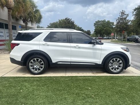 Certified 2026 Ford Explorer Platinum RWD image 4