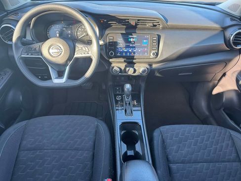 Used 2023 Nissan Kicks SV image 12