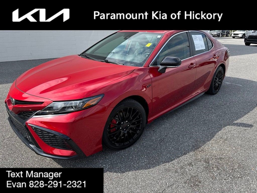 Used 2023 Toyota Camry SE FWD image 1