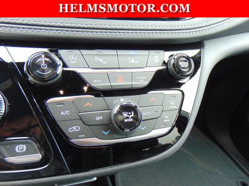 New 2026 Chrysler Pacifica Select w/ S Appearance Package image 22