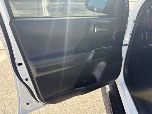 Used 2019 Toyota Tacoma TRD Off-Road image 14