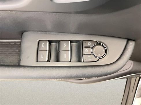 Certified 2025 Buick Enclave Sport Touring image 18