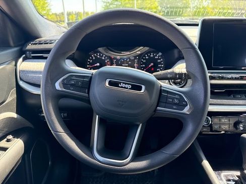Used 2025 Jeep Compass Sport AWD/4WD image 17