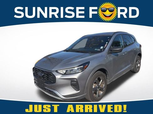 Used 2023 Ford Escape ST-Line image 1
