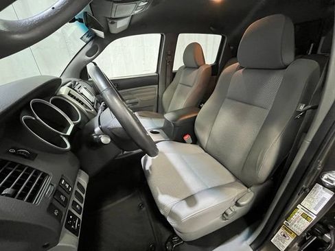 Used 2015 Toyota Tacoma PreRunner w/ TRD Off-Road Package RWD image 10