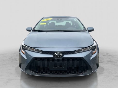 Used 2022 Toyota Corolla LE image 2