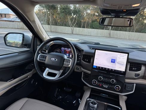 Used 2024 Ford Expedition Max Limited image 26