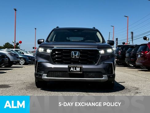Used 2024 Honda Pilot Touring image 3