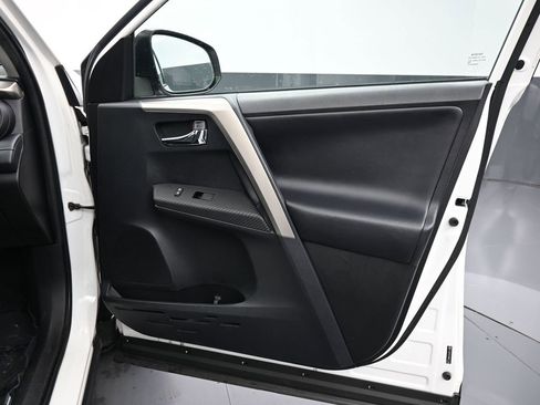 Used 2013 Toyota RAV4 Limited image 40