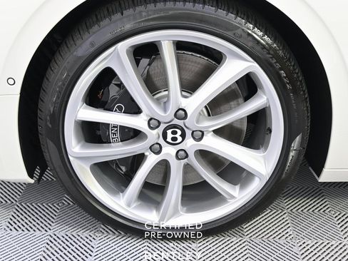 Used 2024 Bentley Flying Spur V8 image 22