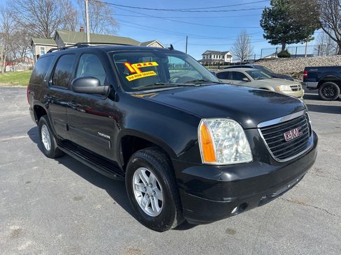 Used 2011 GMC Yukon SLT w/ SLT-2 Equipment Package AWD/4WD image 4