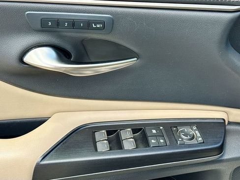 Used 2021 Lexus ES 300h w/ Premium Package FWD image 24