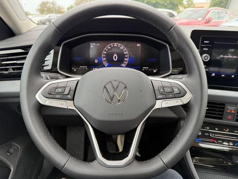 New 2025 Volkswagen Jetta SE image 10