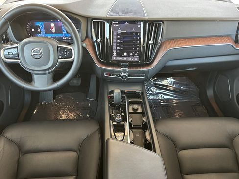 Certified 2023 Volvo XC60 T8 Plus AWD/4WD image 15