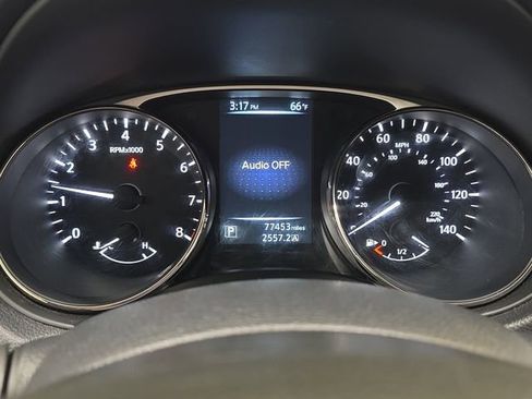Used 2015 Nissan Rogue SV AWD/4WD image 18