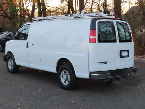 Used 2015 Chevrolet Express 2500 image 4