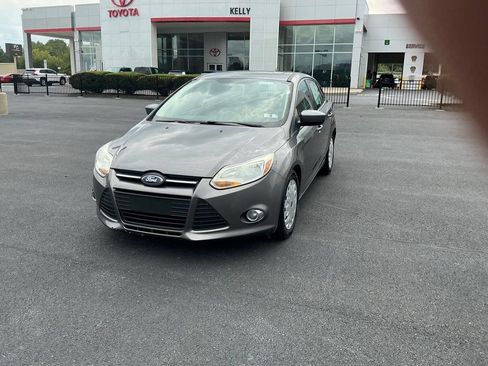 Used 2012 Ford Focus SE w/ Interior Protection Pkg FWD image 1