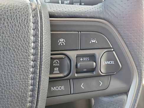 New 2026 Toyota 4Runner SR5 AWD/4WD image 10