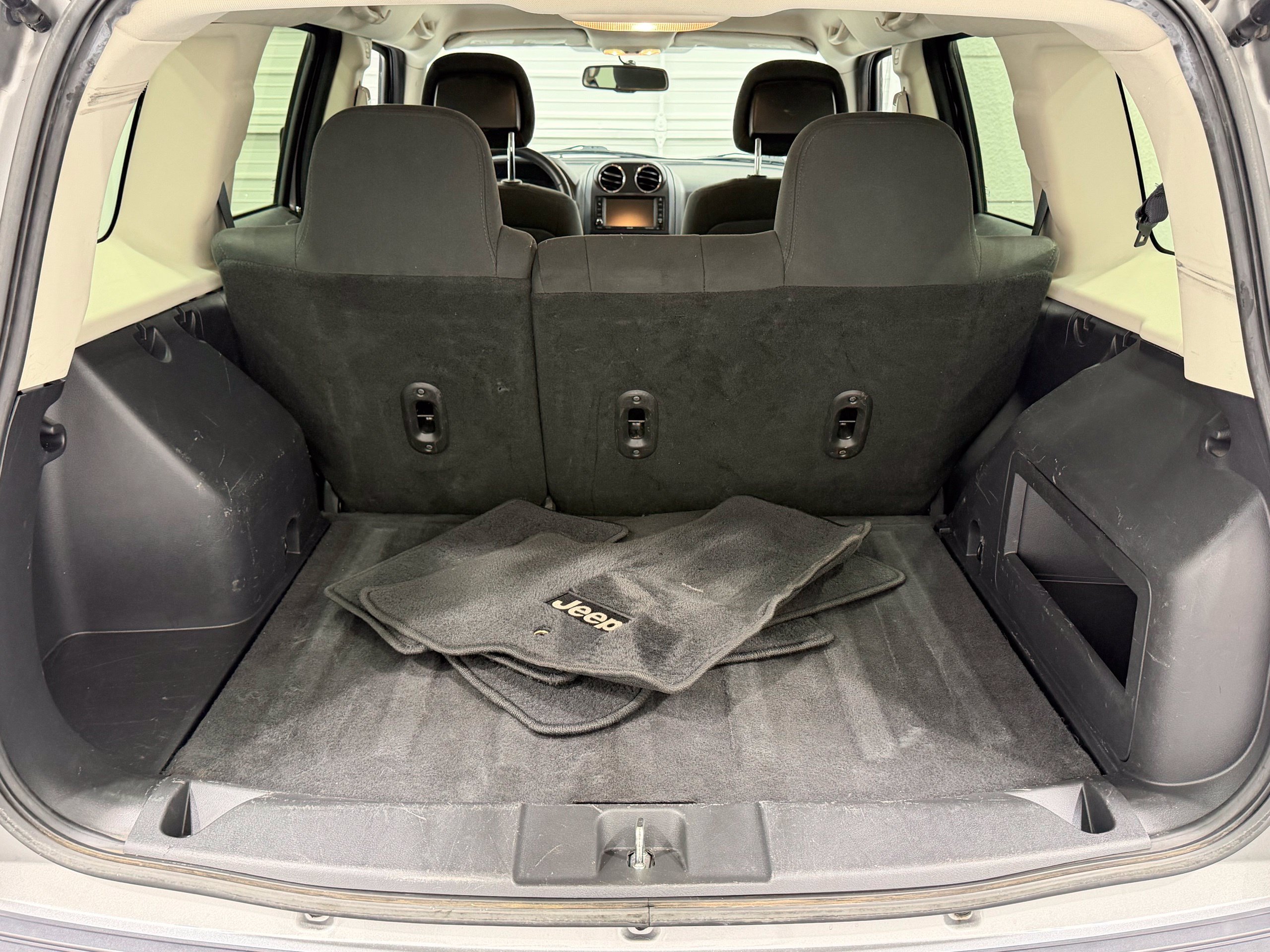 Used 2015 Jeep Patriot Latitude FWD image 24