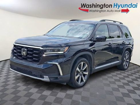 Used 2025 Honda Pilot Elite image 3