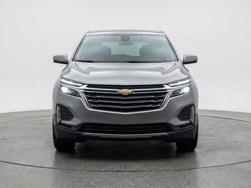 Used 2025 Chevrolet Equinox LT image 2