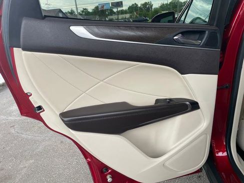 Used 2019 Lincoln MKC Reserve w/ MKC Climate Package AWD/4WD image 11